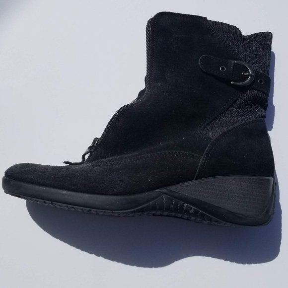 Aquatalia Black boots Size 5 - Picture 2 of 5